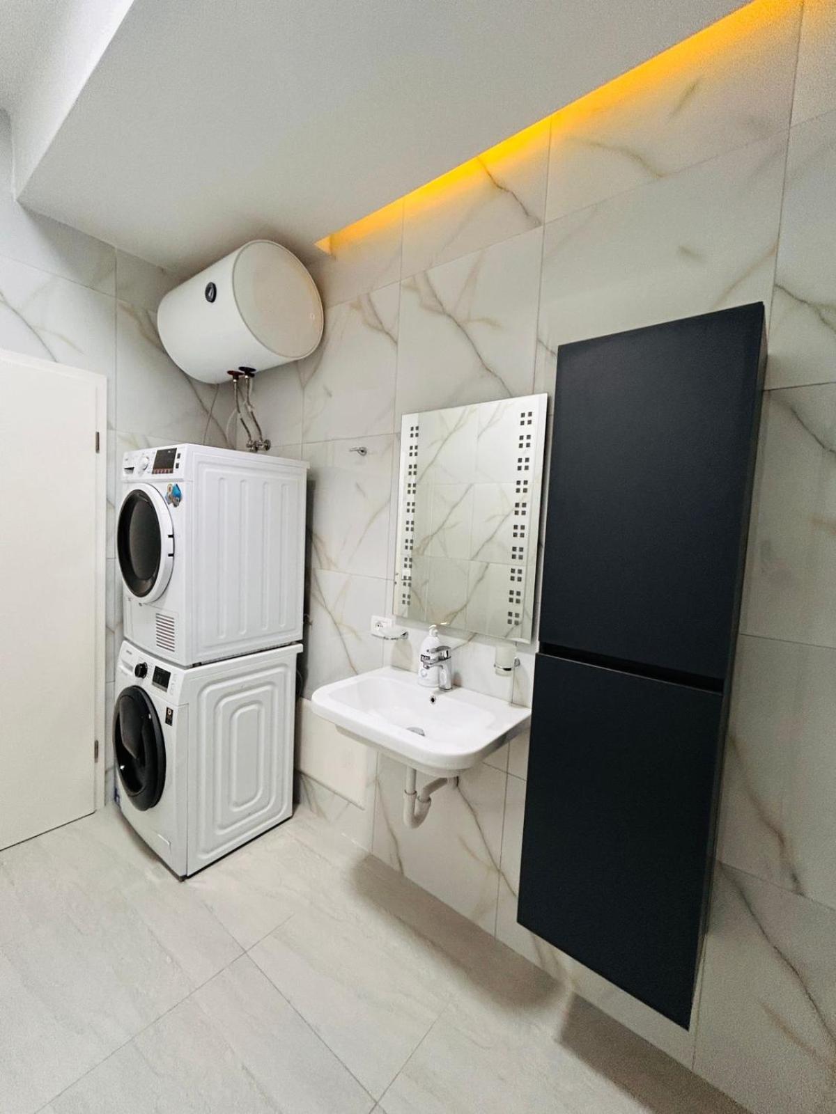 Picasso Apartment Tirana Bagian luar foto