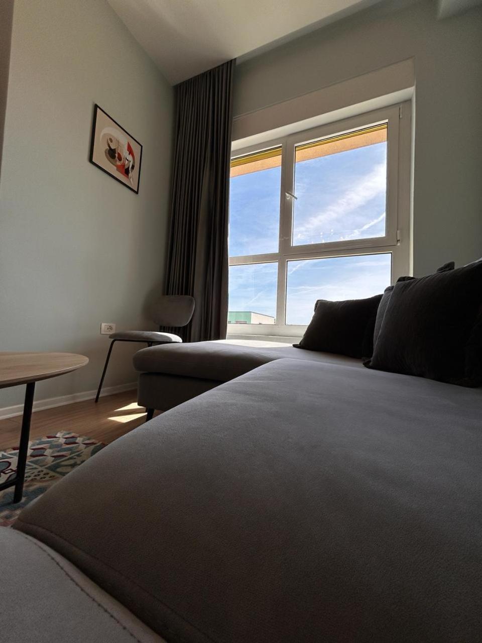 Picasso Apartment Tirana Bagian luar foto