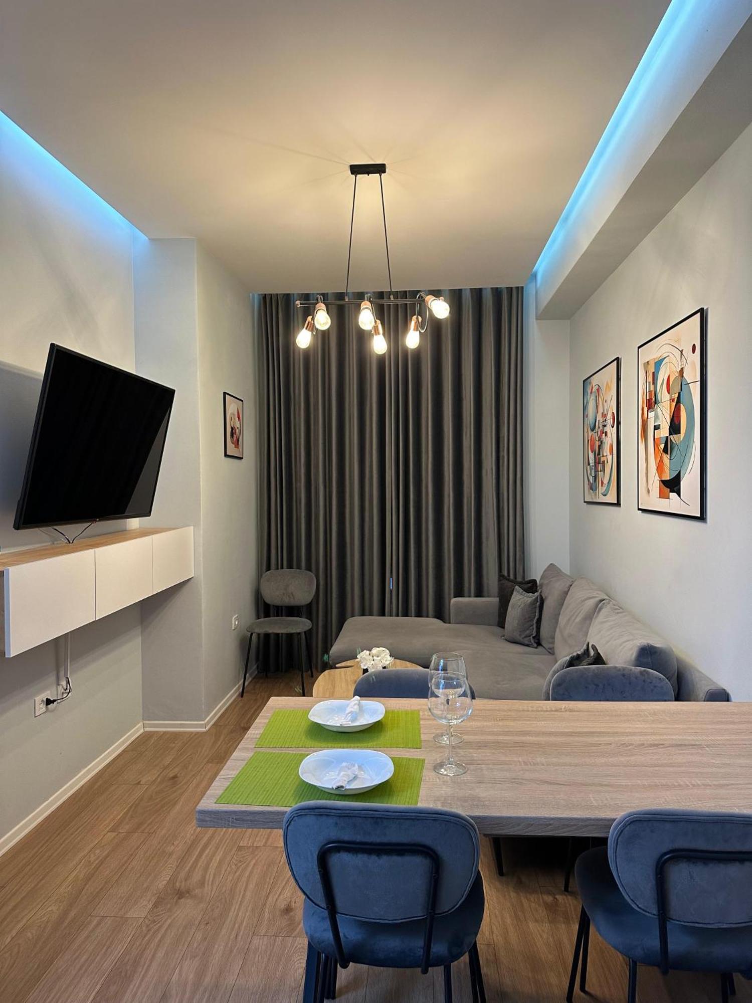 Picasso Apartment Tirana Bagian luar foto