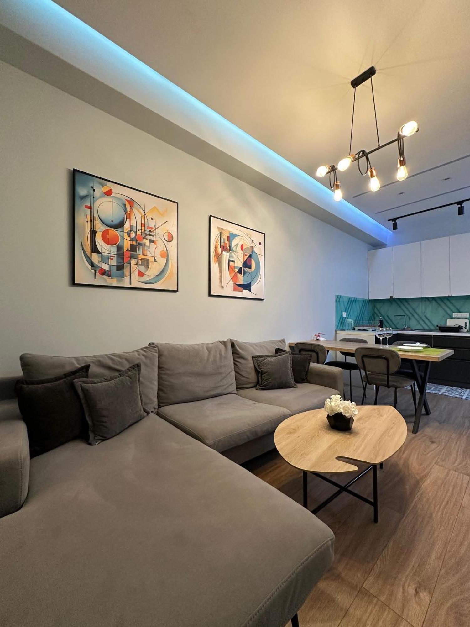 Picasso Apartment Tirana Bagian luar foto